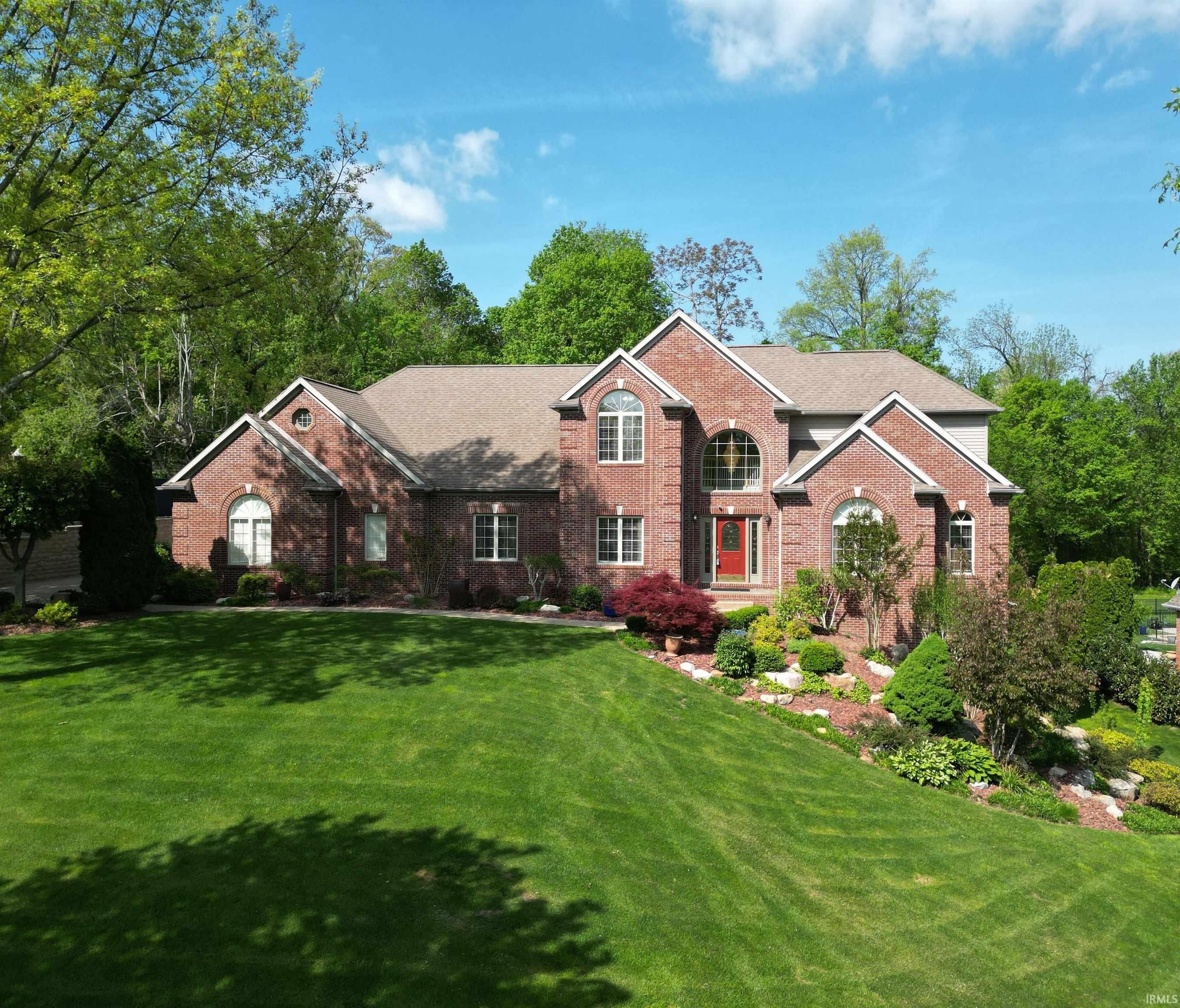 6644 Hillsgate Court, Newburgh