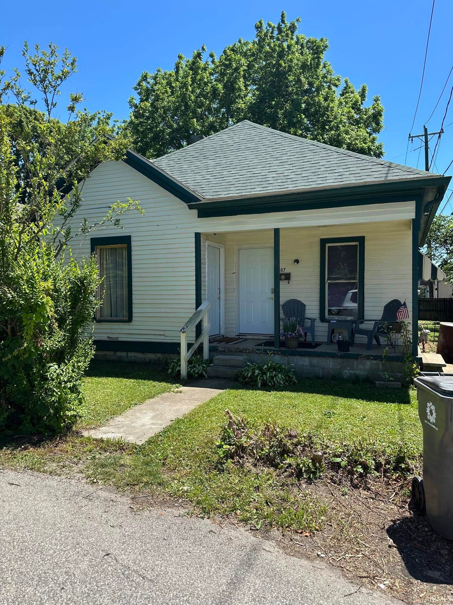 407 W Hillside Drive, Bloomington