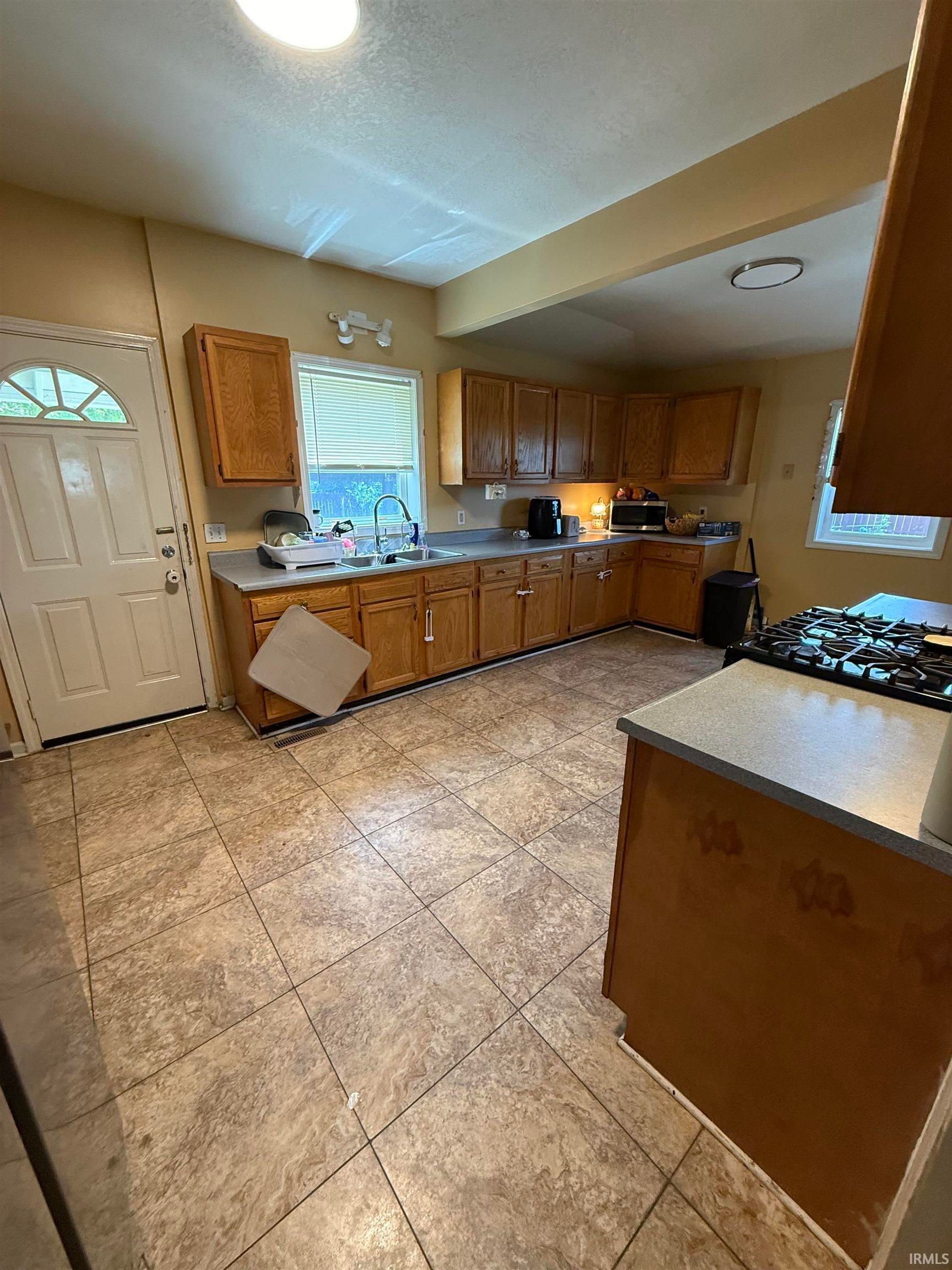 4026 S Lafayette Street, Fort Wayne — photo 5 of 20