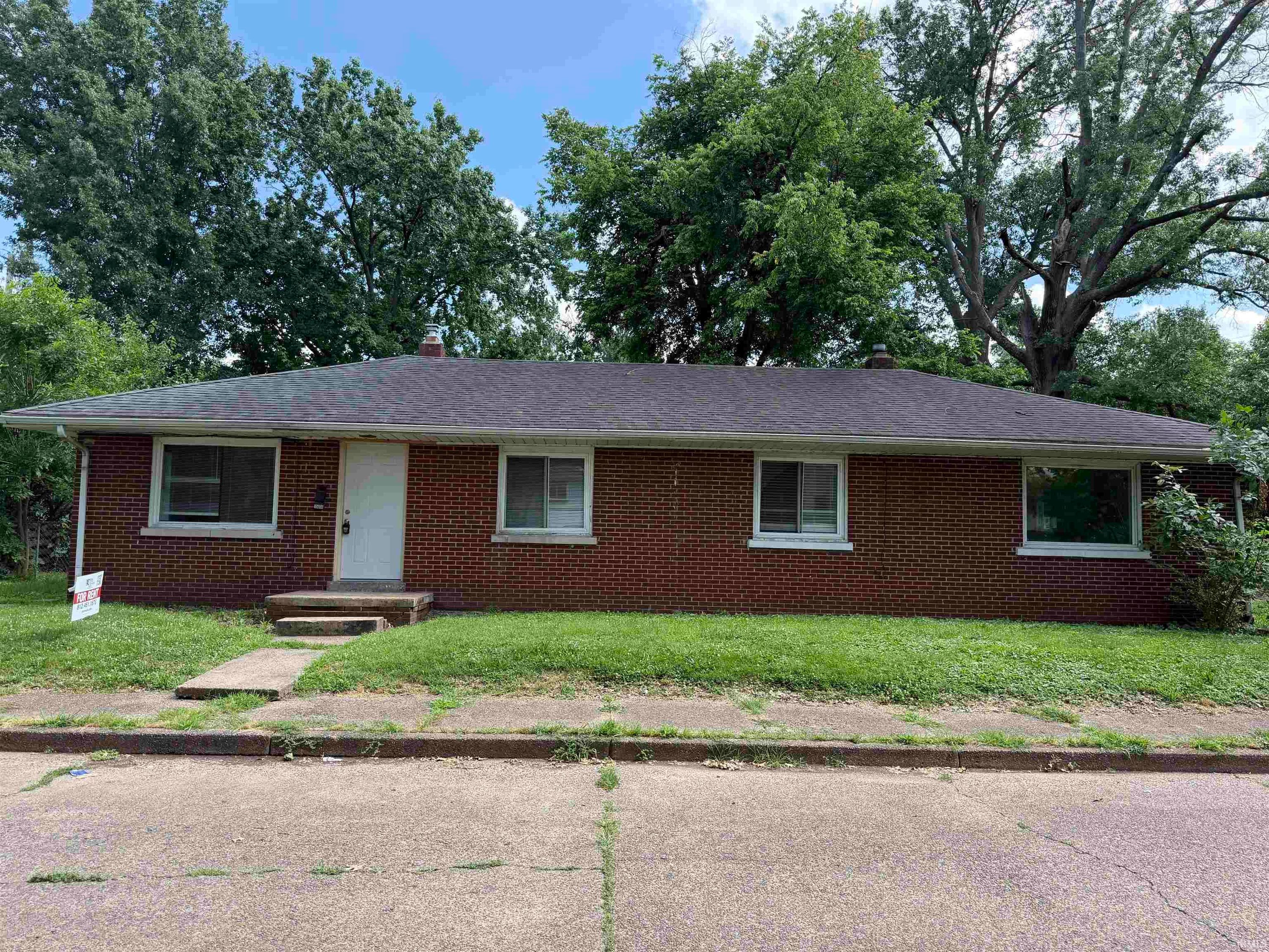 1500 S Harlan Avenue, Evansville