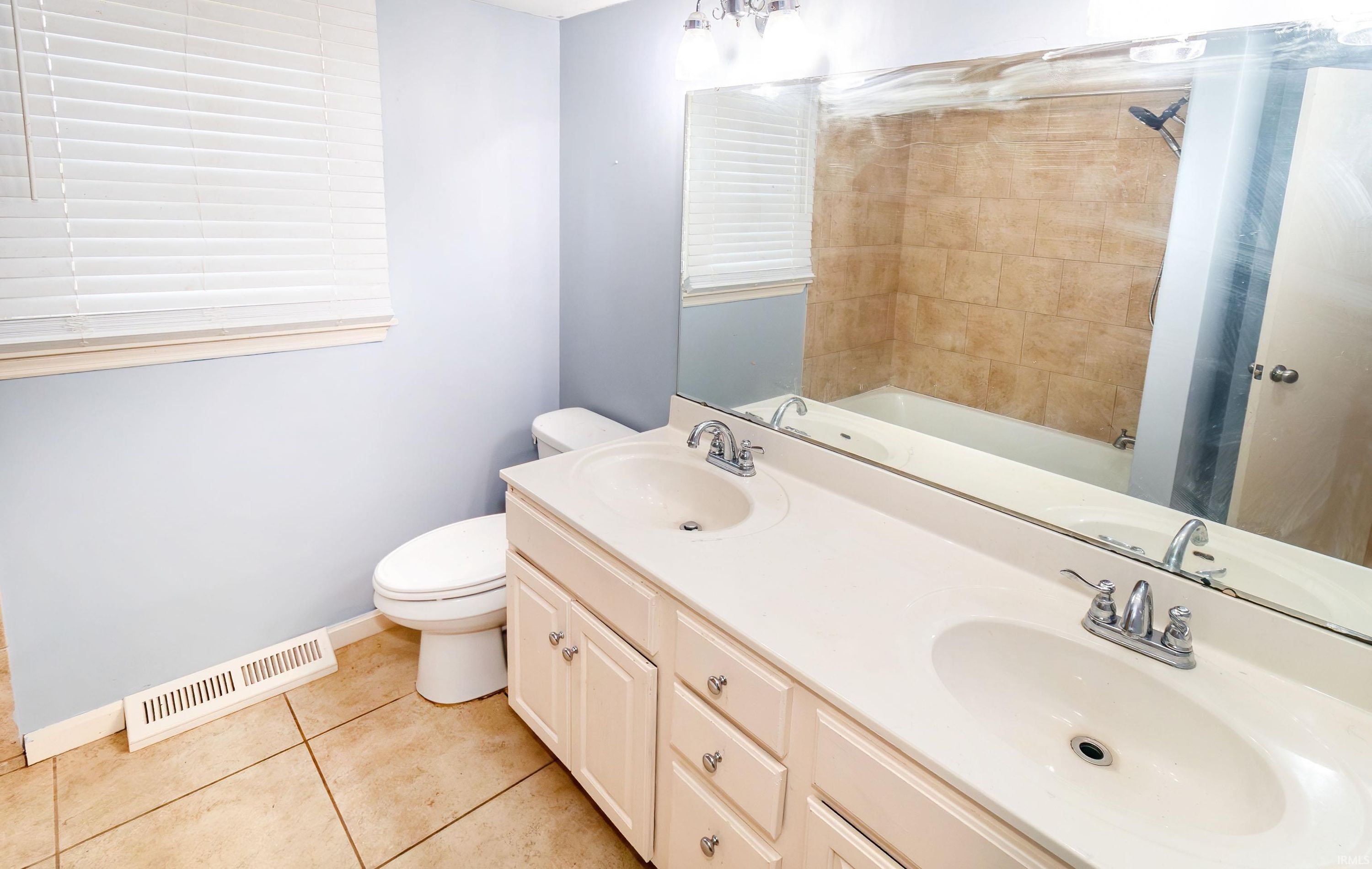 8311 Sycamore Drive, Newburgh — photo 25 of 30