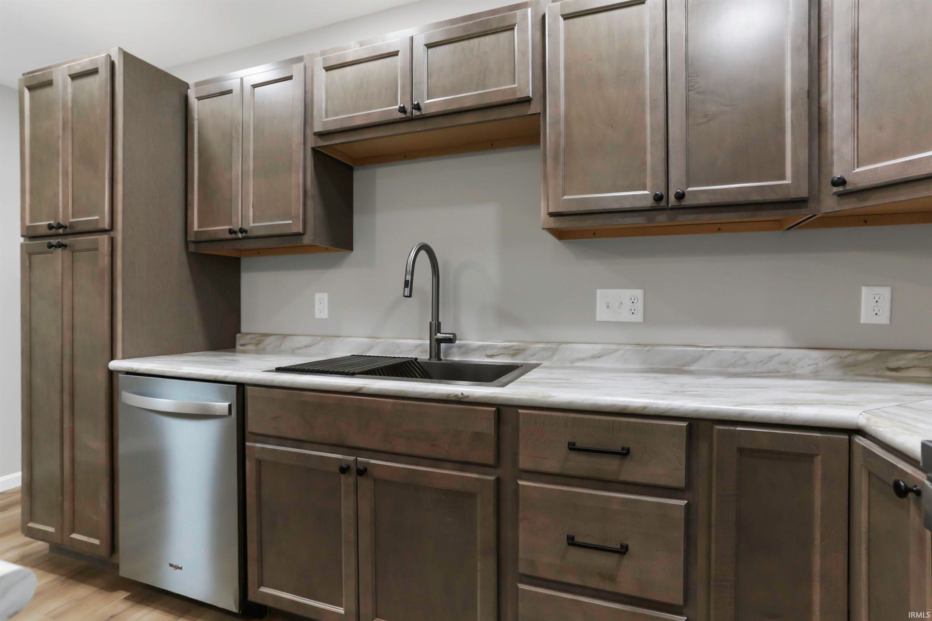 522 Madison Avenue, Evansville — photo 9 of 22